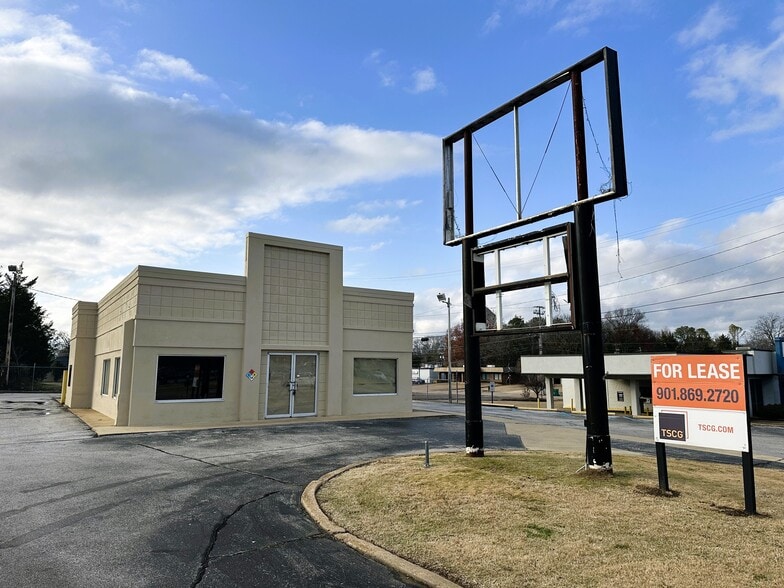 903 S Gloster St, Tupelo, MS for lease - Building Photo - Image 1 of 1