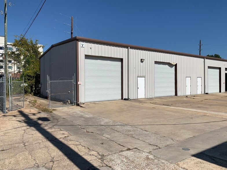 221 Baker Rd, Houston, TX for lease - Building Photo - Image 1 of 5
