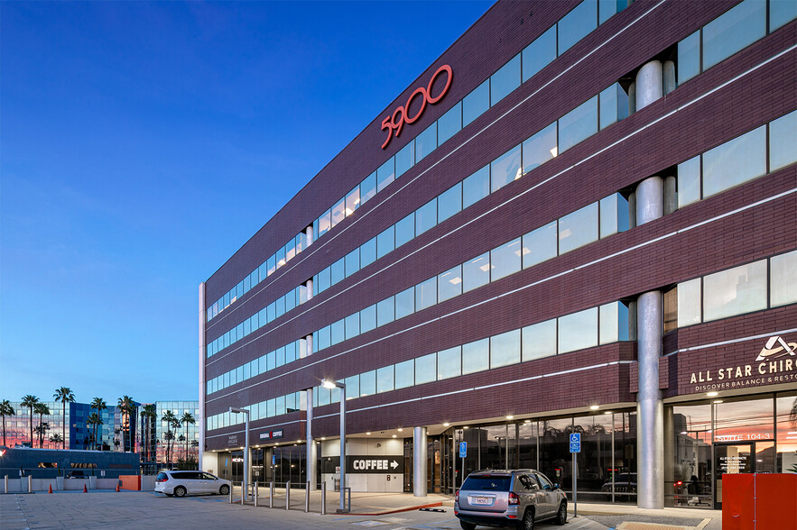 5900 Sepulveda Blvd, Van Nuys, CA for sale - Building Photo - Image 2 of 13