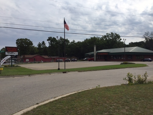 3287 W Houghton Lake Dr, Houghton Lake, MI for lease Building Photo- Image 1 of 2