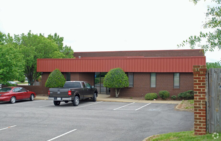 111 N Otterdale Rd, Midlothian, VA for sale - Building Photo - Image 1 of 1