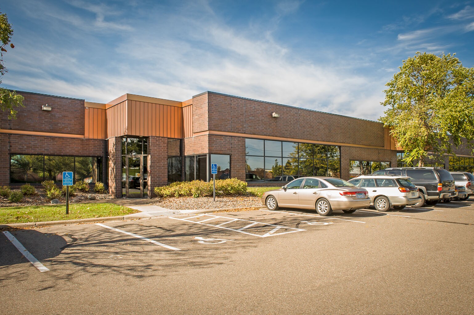 2605 Fernbrook Ln N, Plymouth, MN for lease Building Photo- Image 1 of 12