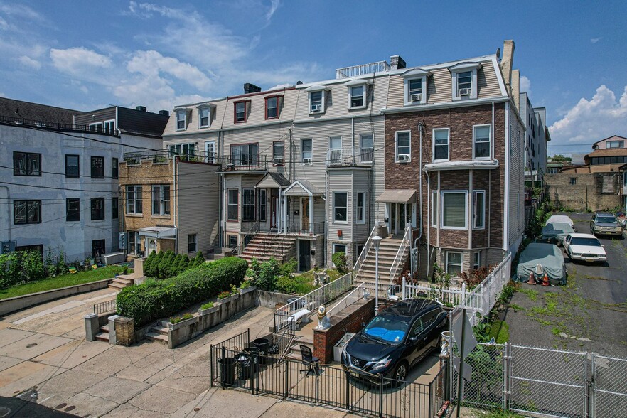 296-302 Paterson Plank Road Portfolio portfolio of 4 properties for sale on LoopNet.com - Building Photo - Image 2 of 18