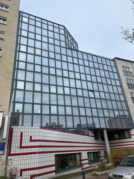 26 Avenue Du Général Leclerc, Bourg-la-Reine for sale - Building Photo - Image 1 of 3