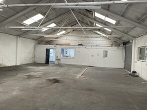 Caledonia St, Manchester for lease Interior Photo- Image 1 of 3