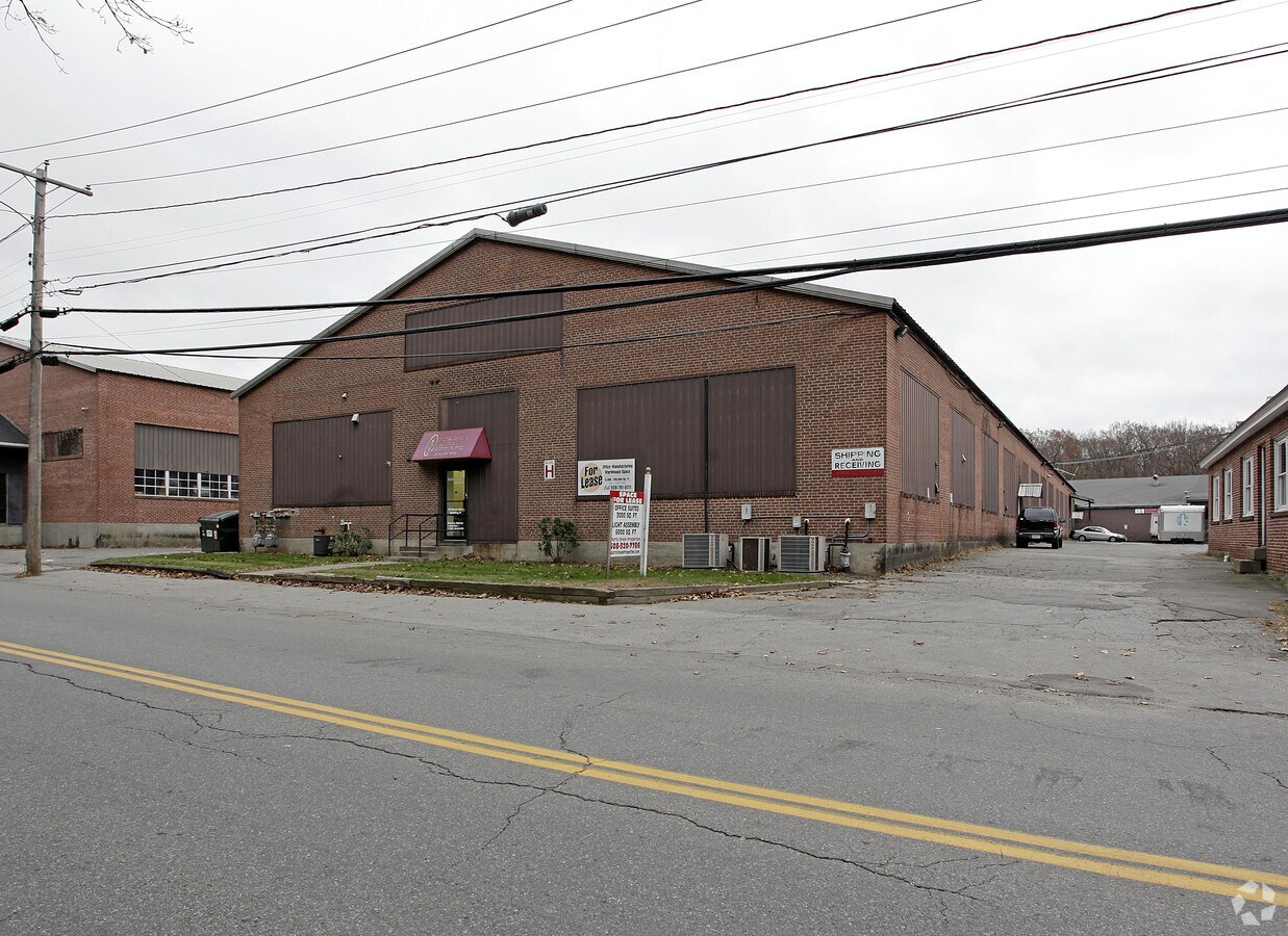 50 Howe Ave, Millbury, MA 01527