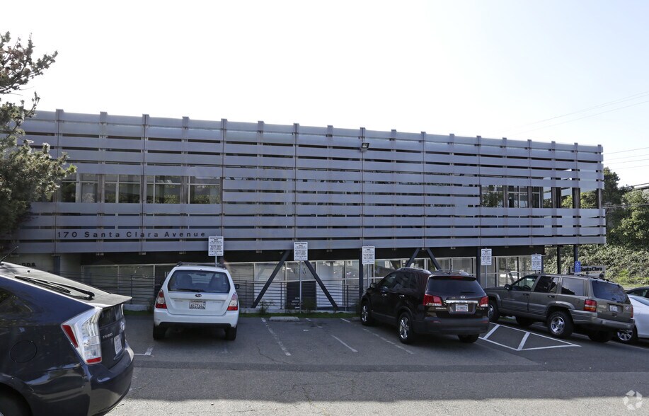 168-170 Santa Clara Ave, Oakland, CA for lease - Building Photo - Image 2 of 4