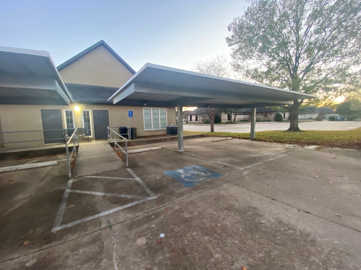 1015 Pruitt Pl, Tyler, TX 75703