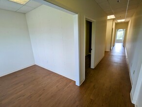 8823 San Jose Blvd, Jacksonville, FL for lease Interior Photo- Image 2 of 6