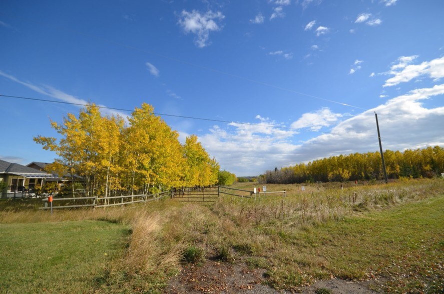 16th Ave SW, Turner Valley, AB T0L 2A0