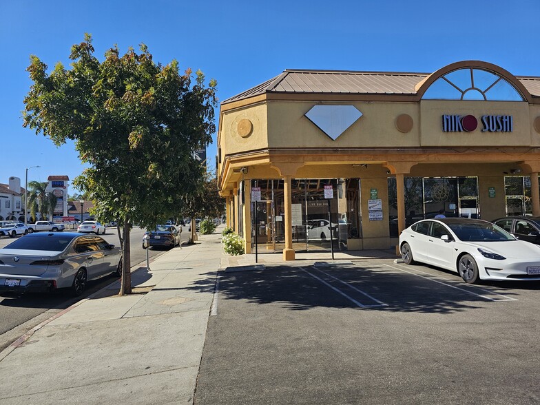 19001-19015 Ventura Blvd, Tarzana, CA for lease - Building Photo - Image 3 of 12