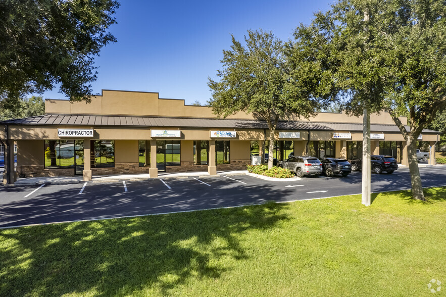 616-634 E Bloomingdale Ave, Brandon, FL for lease - Building Photo - Image 3 of 10