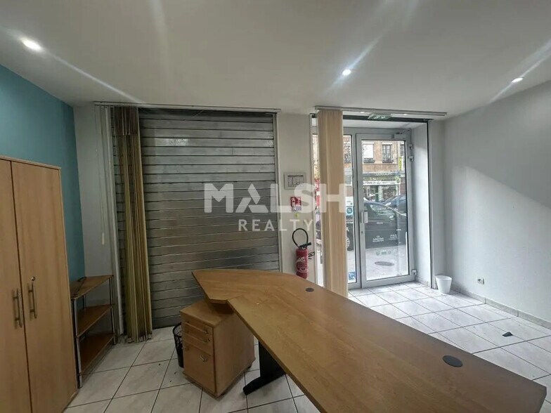Retail in Lyon for lease - Interior Photo - Image 1 of 4