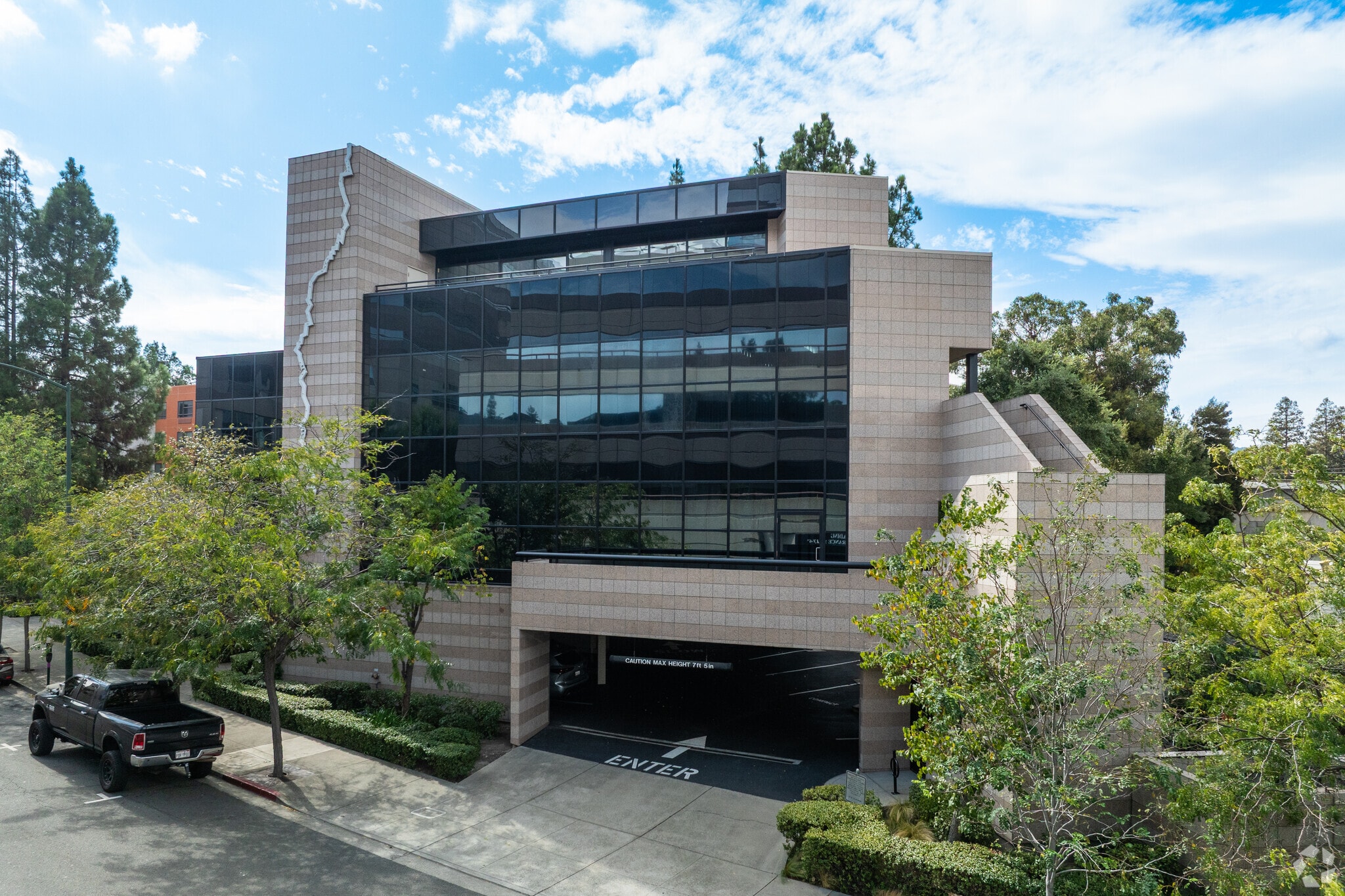 1670 Riviera Ave, Walnut Creek, CA for lease Primary Photo- Image 1 of 9