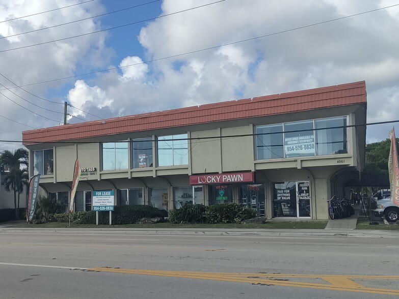 4861 N Dixie Hwy, Oakland Park, FL for lease - Building Photo - Image 1 of 21