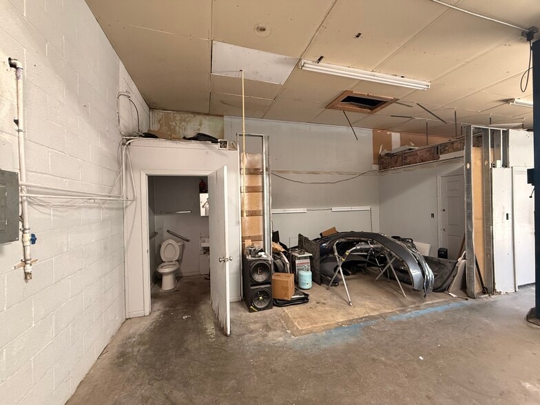 1911 Old Covington Rd NE, Conyers, GA for sale - Building Photo - Image 3 of 6