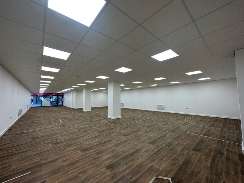 108-110 New St, Huddersfield for sale - Interior Photo - Image 2 of 4