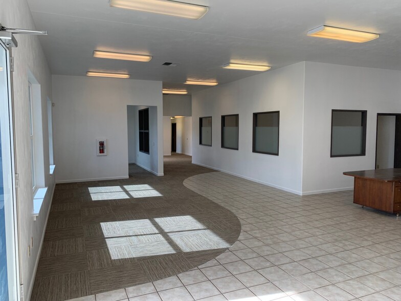 1083 Or-99 Hwy, Eugene, OR for lease - Interior Photo - Image 2 of 10