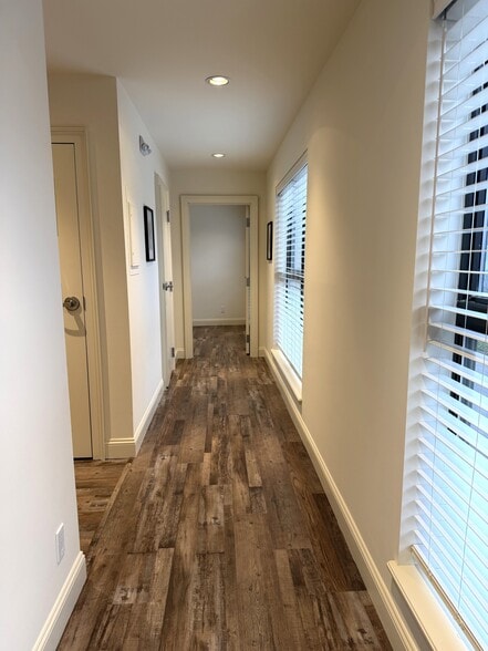 1 Pomperaug Office Park, Southbury, CT for sale - Building Photo - Image 2 of 9