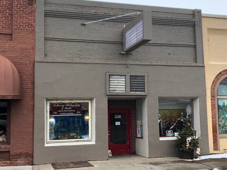 7 N E St, Lakeview, OR for sale - Primary Photo - Image 1 of 1