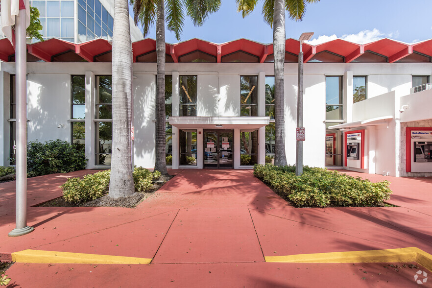 930 Washington Ave, Miami Beach, FL for lease - Building Photo - Image 3 of 14