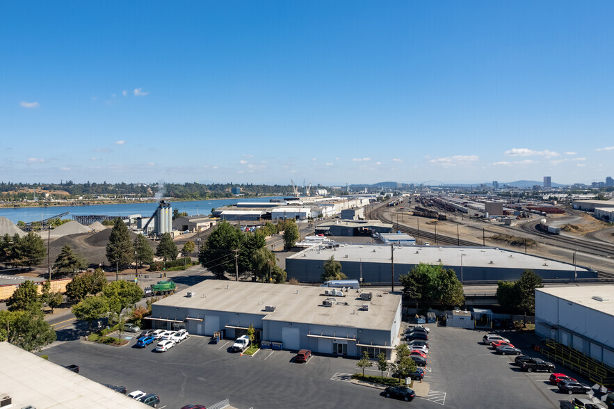 4931-4943 NW Front Ave, Portland, OR for lease - Aerial - Image 2 of 5