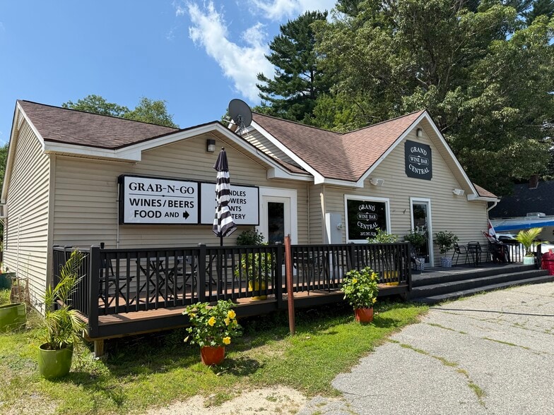 256 Sebago Rd, Sebago, ME for lease - Building Photo - Image 2 of 8