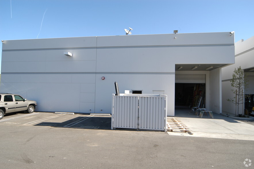 29005 Avenue Penn, Valencia, CA for lease - Building Photo - Image 2 of 8