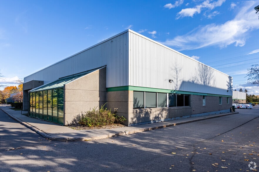 2405 St Laurent Blvd, Ottawa, ON for lease - Building Photo - Image 3 of 6