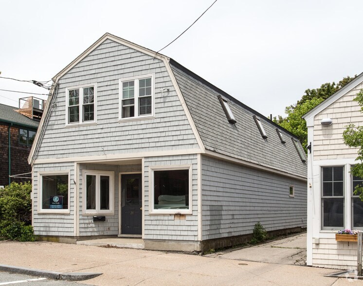 24 Narragansett Ave, Jamestown, RI for sale - Primary Photo - Image 1 of 1