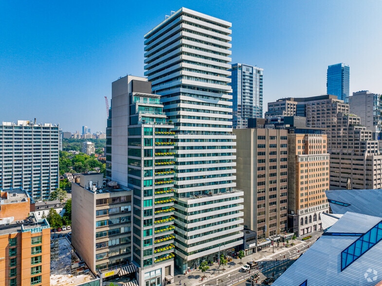 202 Bloor St W, Toronto, ON for lease - Primary Photo - Image 1 of 11