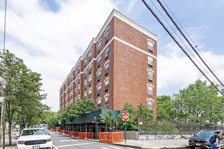3800 Putnam Ave W, Bronx, NY for sale - Primary Photo - Image 1 of 1