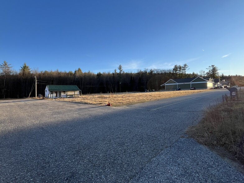 337 New Hampshire 104, New Hampton, NH for lease - Building Photo - Image 2 of 4