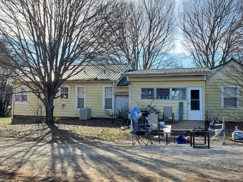 258 Fred Sink Rd, Winston-Salem, NC for sale - Building Photo - Image 2 of 3