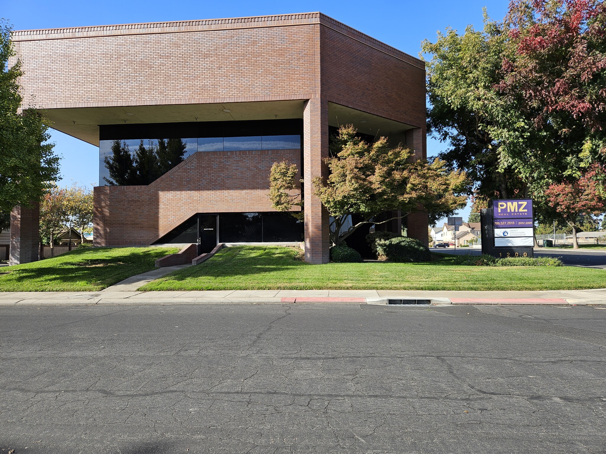 1200 E Orangeburg Ave, Modesto, CA for lease Building Photo- Image 1 of 3