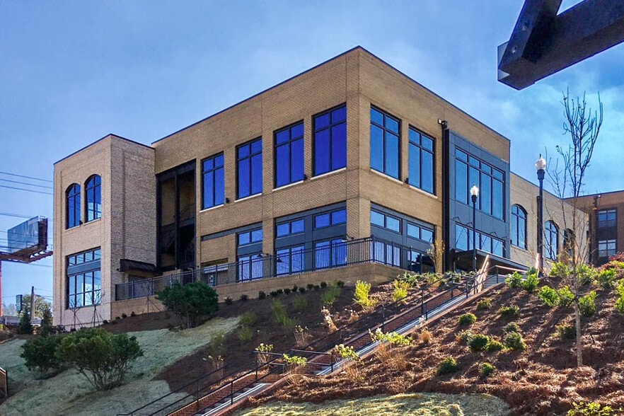 5080 Peachtree Blvd, Chamblee, GA for lease - Building Photo - Image 1 of 6