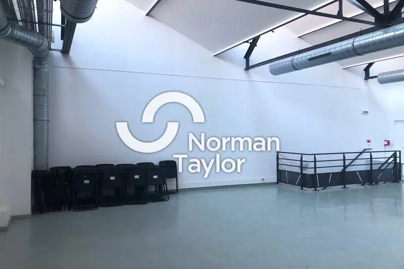 Office in Lyon for sale - Interior Photo - Image 3 of 11