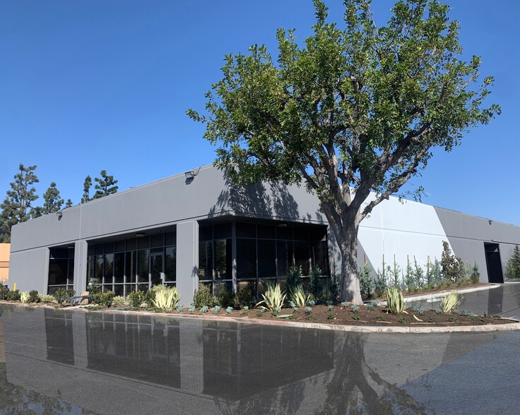 1523 W Struck Ave, Orange, CA for lease - Building Photo - Image 2 of 2