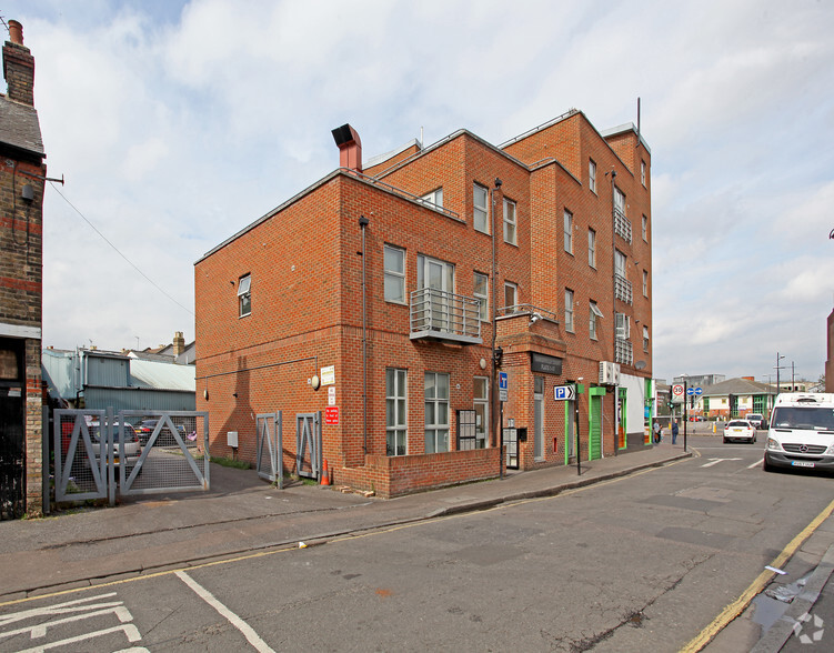 2-2B Hanworth Rd, Hounslow for sale - Building Photo - Image 3 of 3