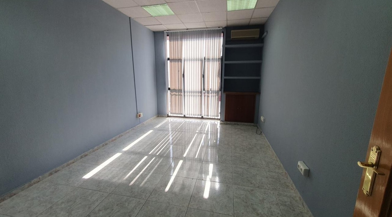 Office in Fuenlabrada, Madrid for lease Interior Photo- Image 1 of 4