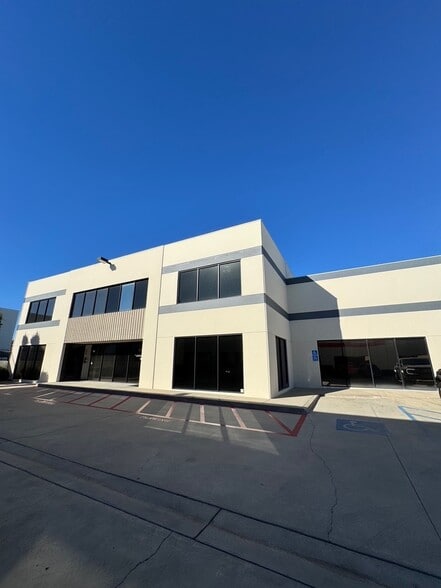 14141 Covello St, Van Nuys, CA for lease - Building Photo - Image 1 of 4