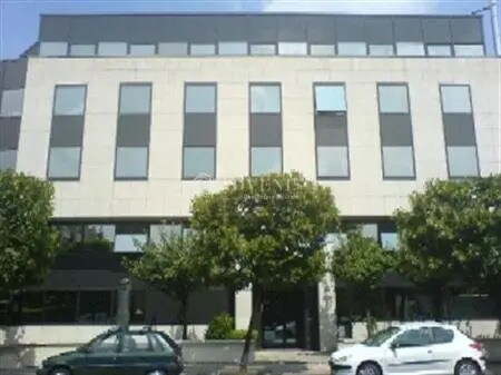 Office in Rueil-Malmaison for sale - Building Photo - Image 3 of 9