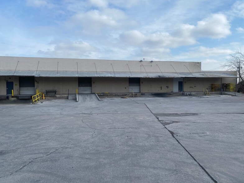 5524 E 12th St, Tulsa, OK for sale - Building Photo - Image 2 of 9