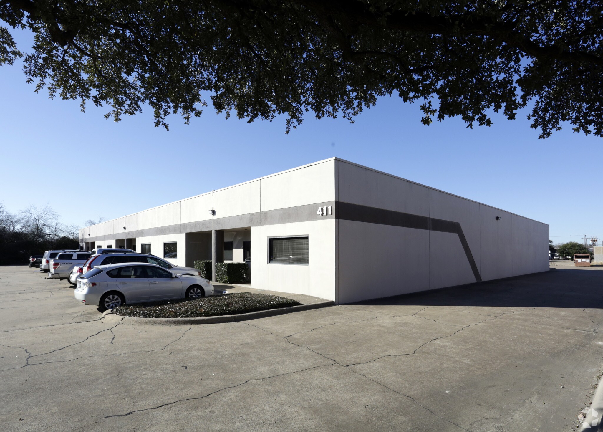 411 Industrial Dr, Richardson, TX for sale Primary Photo- Image 1 of 1