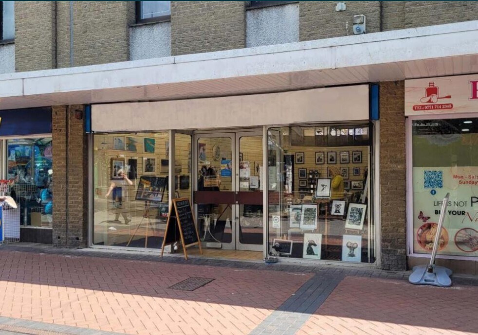 25 La Porte Precinct, Grangemouth for sale Building Photo- Image 1 of 1