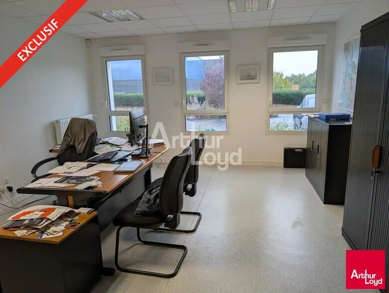 Flex in Saint-Jacques-de-la-Lande for lease - Interior Photo - Image 3 of 9