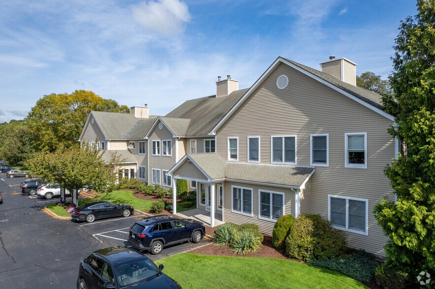 1130 Ten Rod Rd, North Kingstown, RI for lease - Building Photo - Image 1 of 7