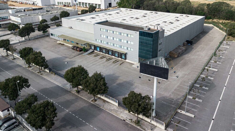 Industrial in Granollers, Barcelona for lease - Building Photo - Image 3 of 6
