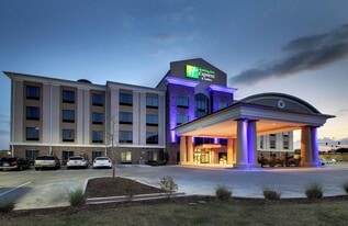 Holiday Inn Express & Suites Natchez South - Motel