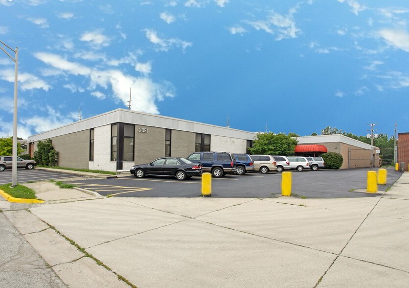 2821 Grant Ave, Bellwood, IL 60104